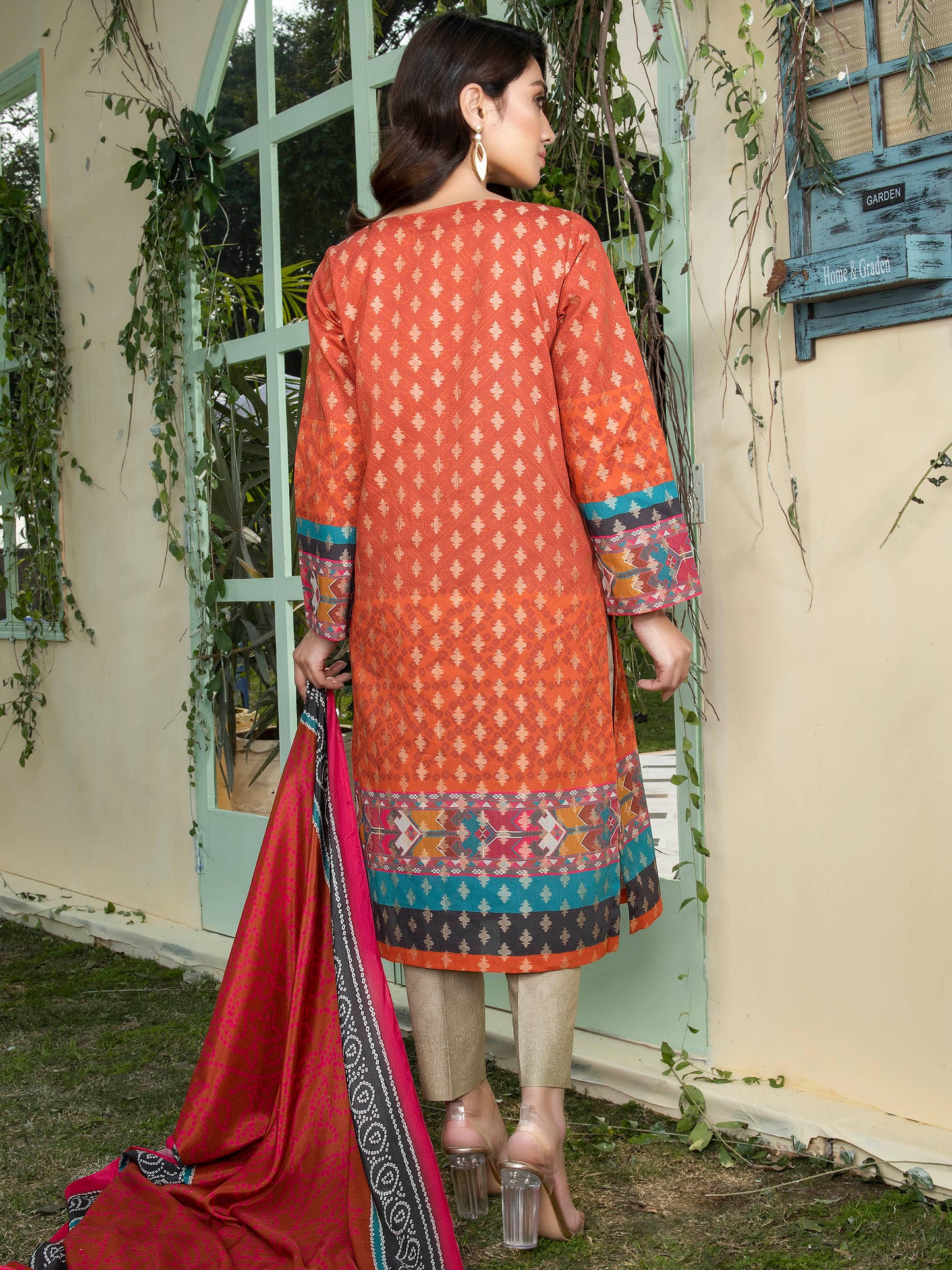 2-Piece Embroidered Jacquard Suit