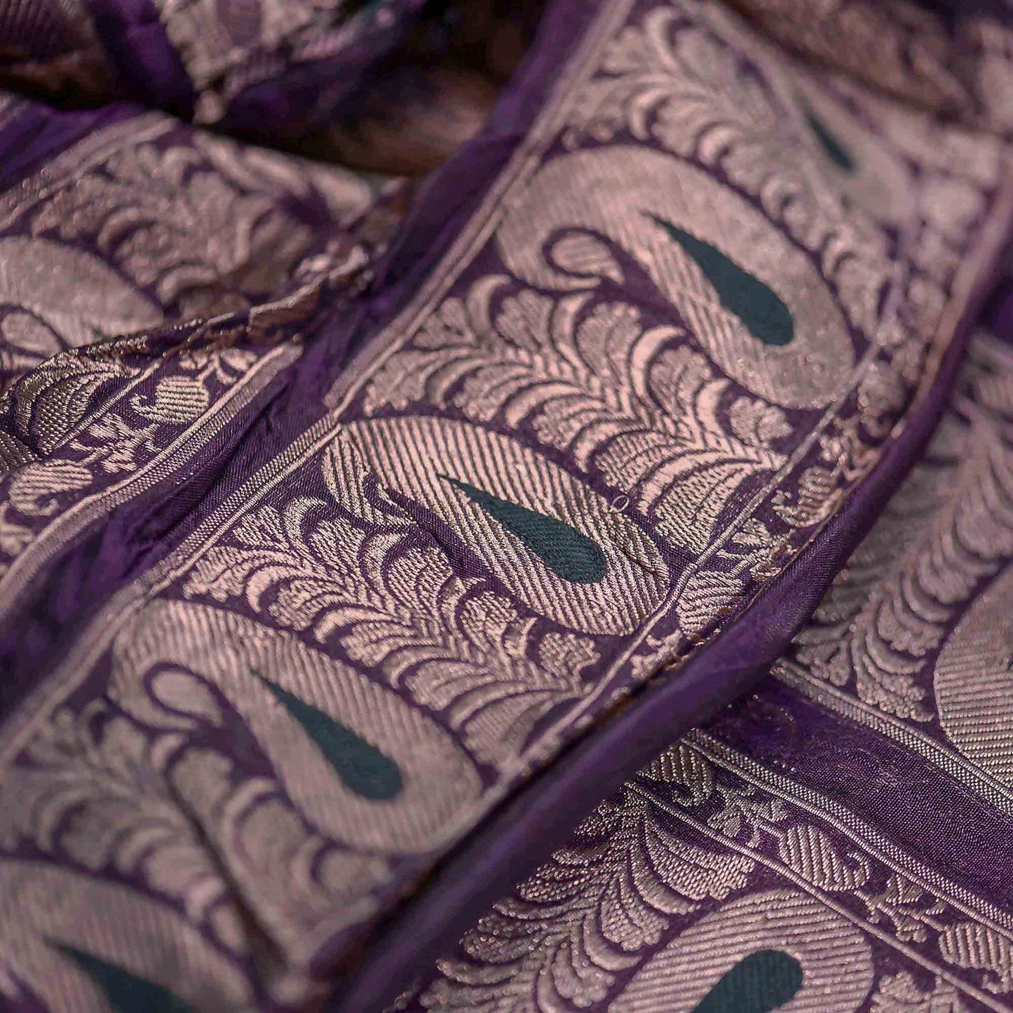 Purple Paisely Pattern Woven Zari Banarasi Fabric