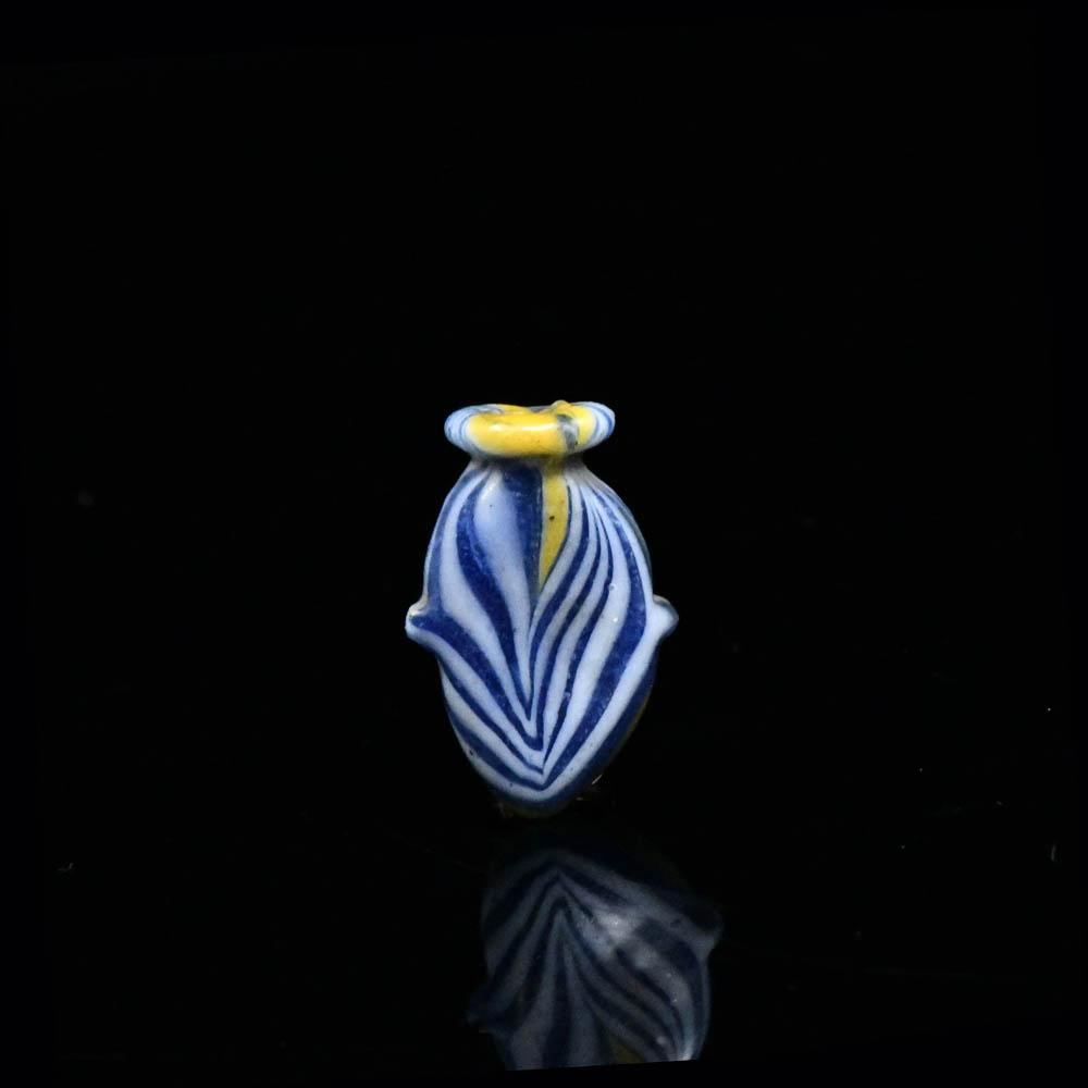 An Egyptian Glass Heart Amulet, New Kingdom, 18th - 19th Dynasty, ca. ca. 1350 - 1250 BCE
