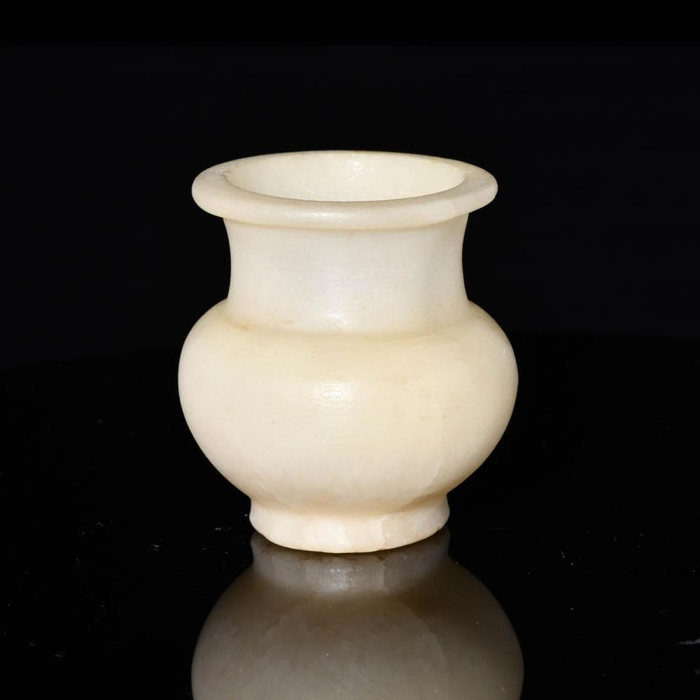 An exceptional Egyptian Alabaster Vessel, 18th Dynasty, time of Hatshepsut, ca. ca. 1492–1425 BCE