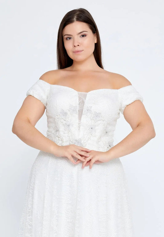 Beautiful plus size wedding dress