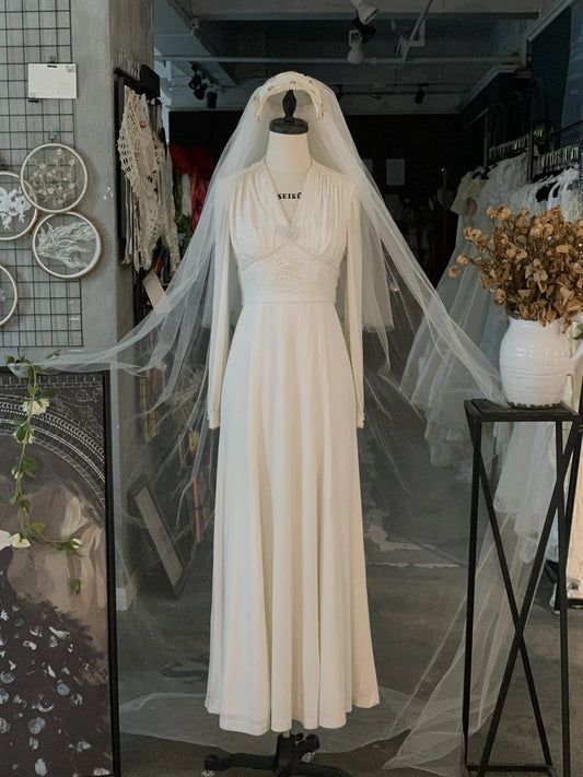 Long Sleeves 70s Modest Vintage Wedding Dress