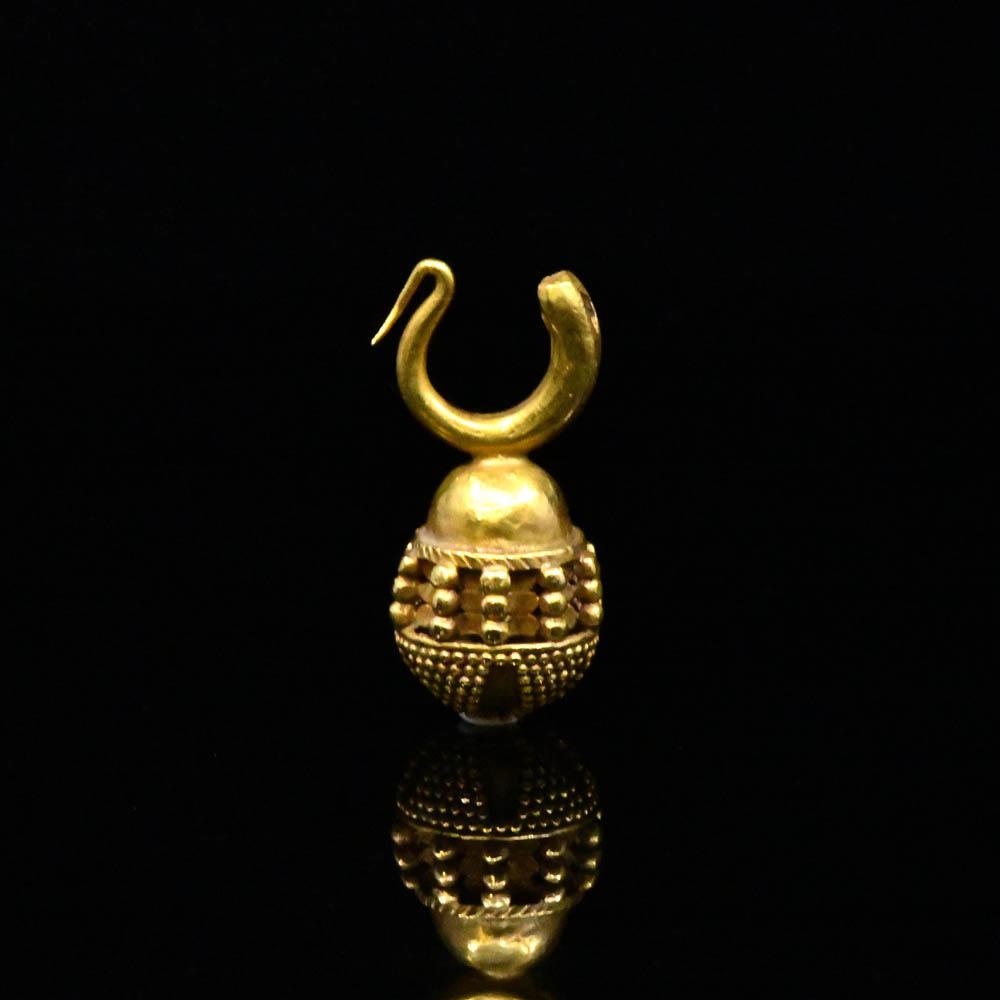 A heavy Gold Drop, Parthian Period, ca. 247 BCE – 224 CE