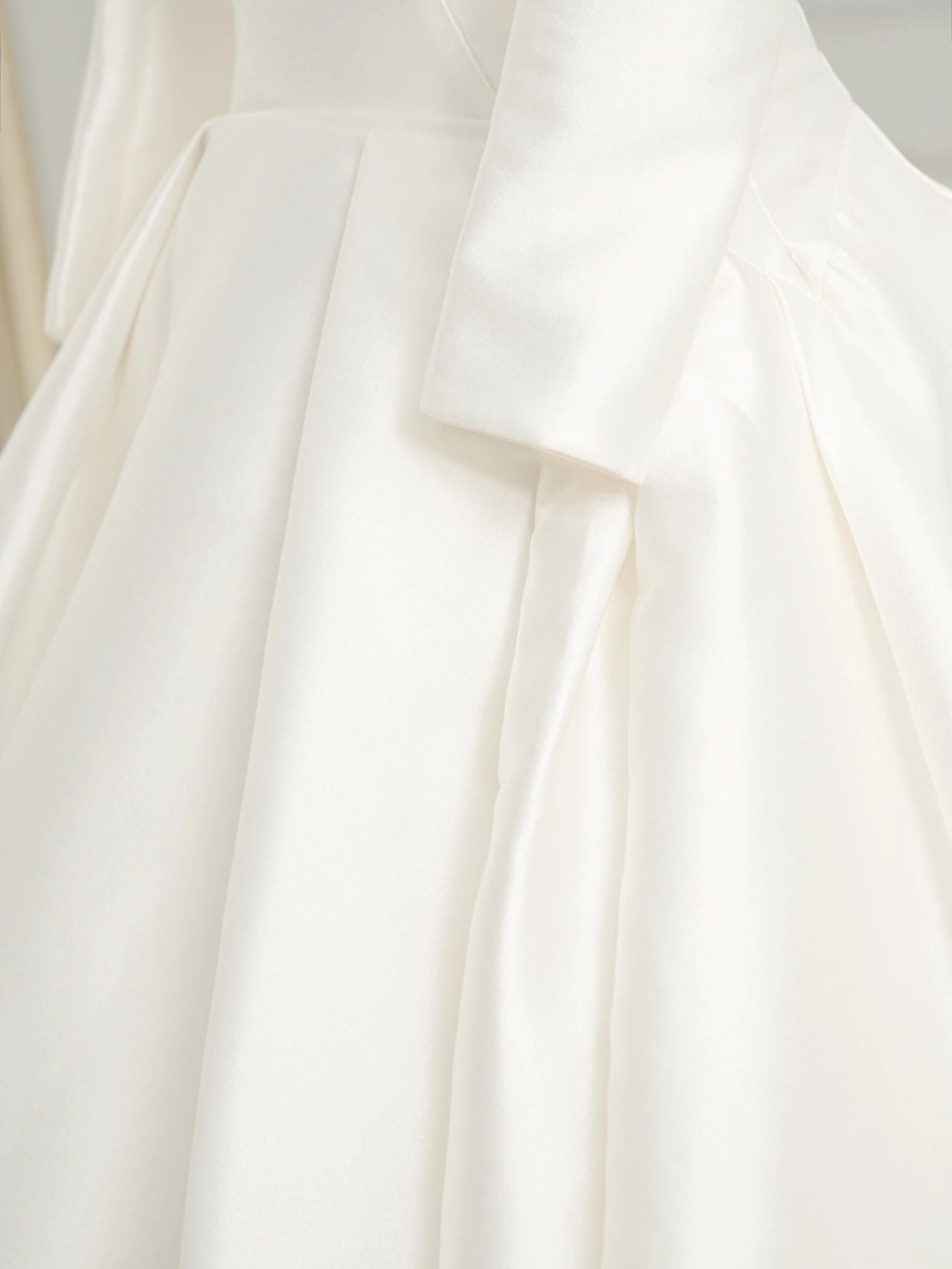 Simple  Ball Gown Silk Wedding Dress with Sleeves