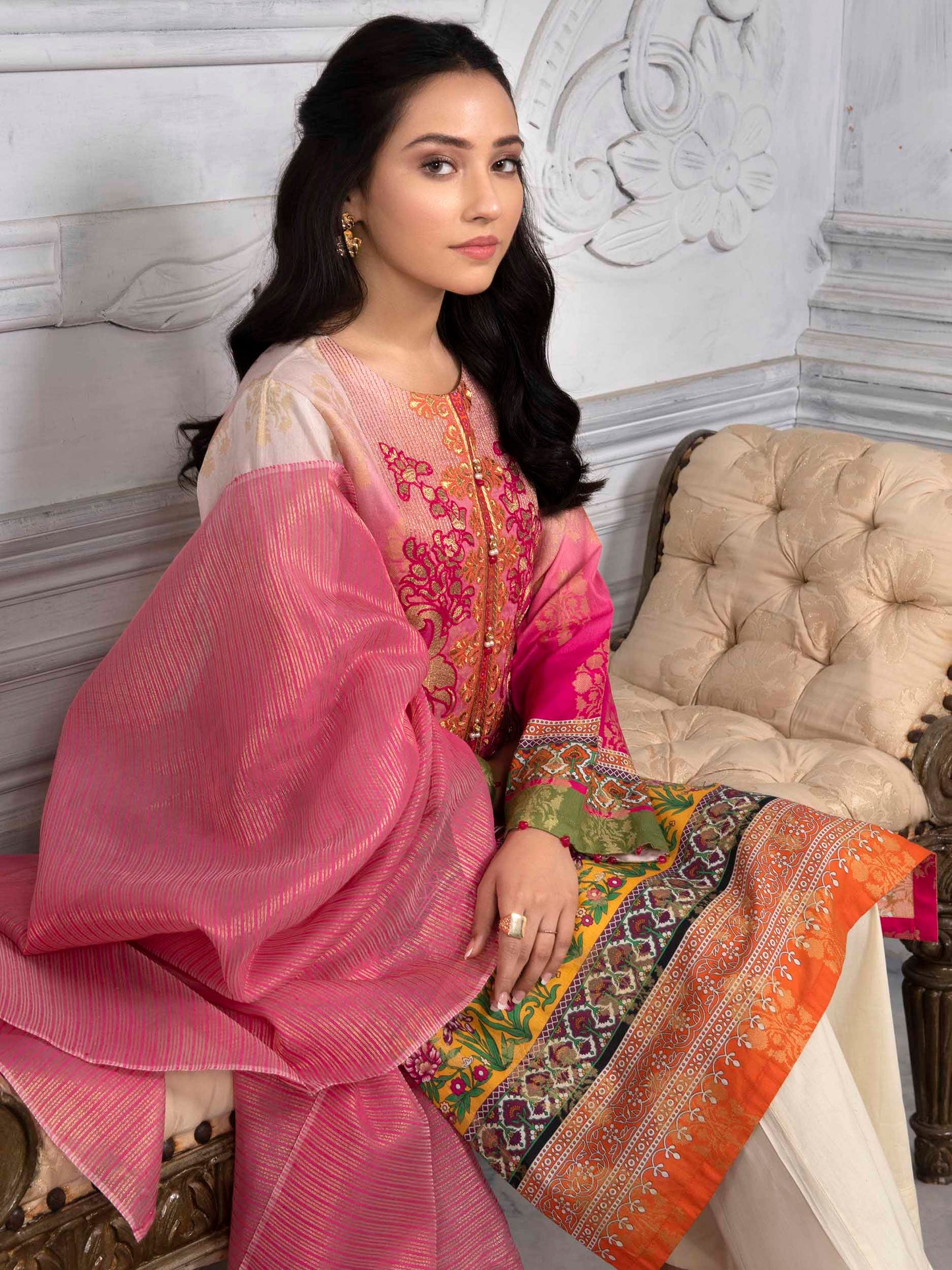 2 Piece Embroidered Jacquard Suit