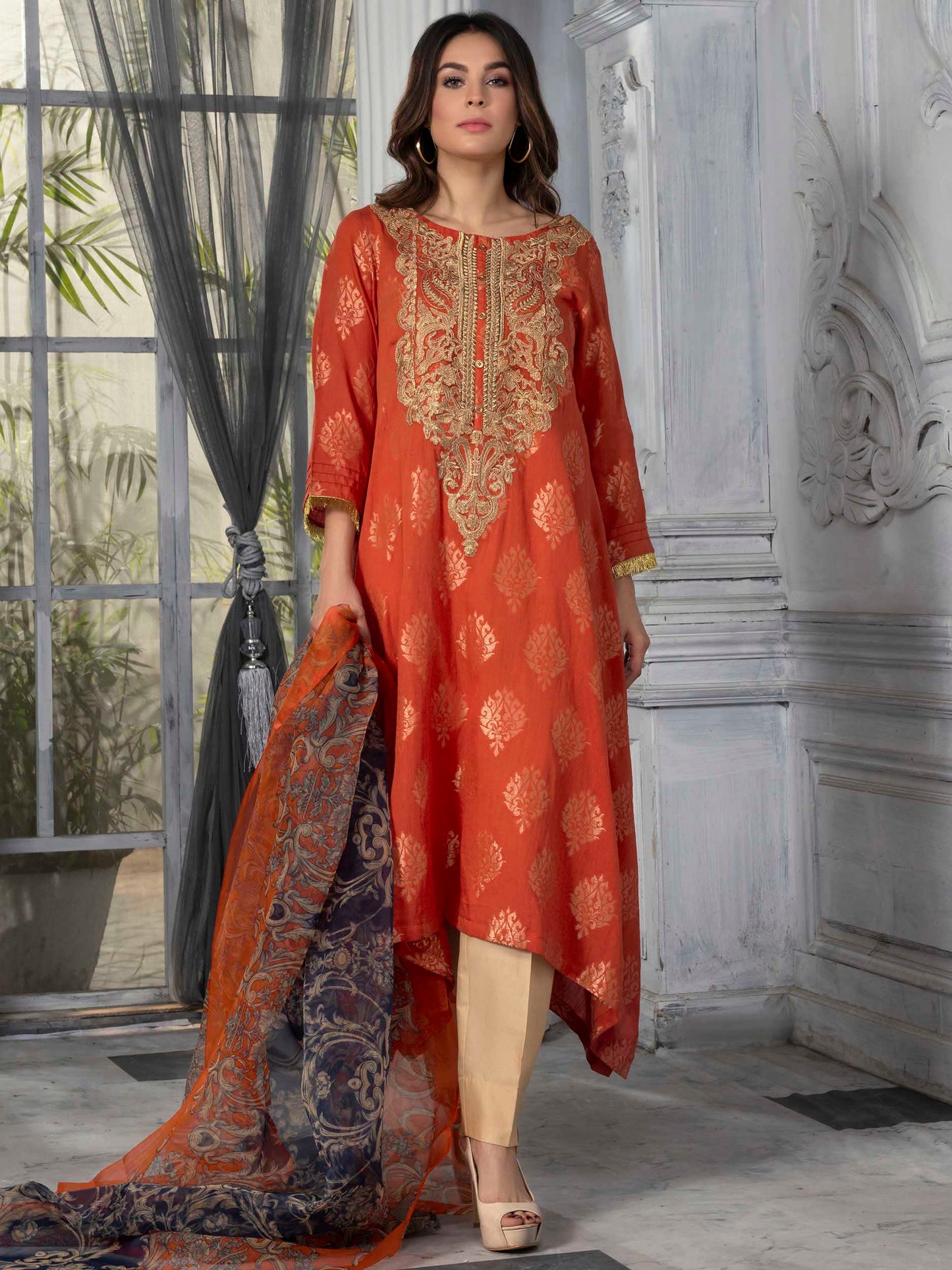 2 Piece Embroidered Jacquard Suit