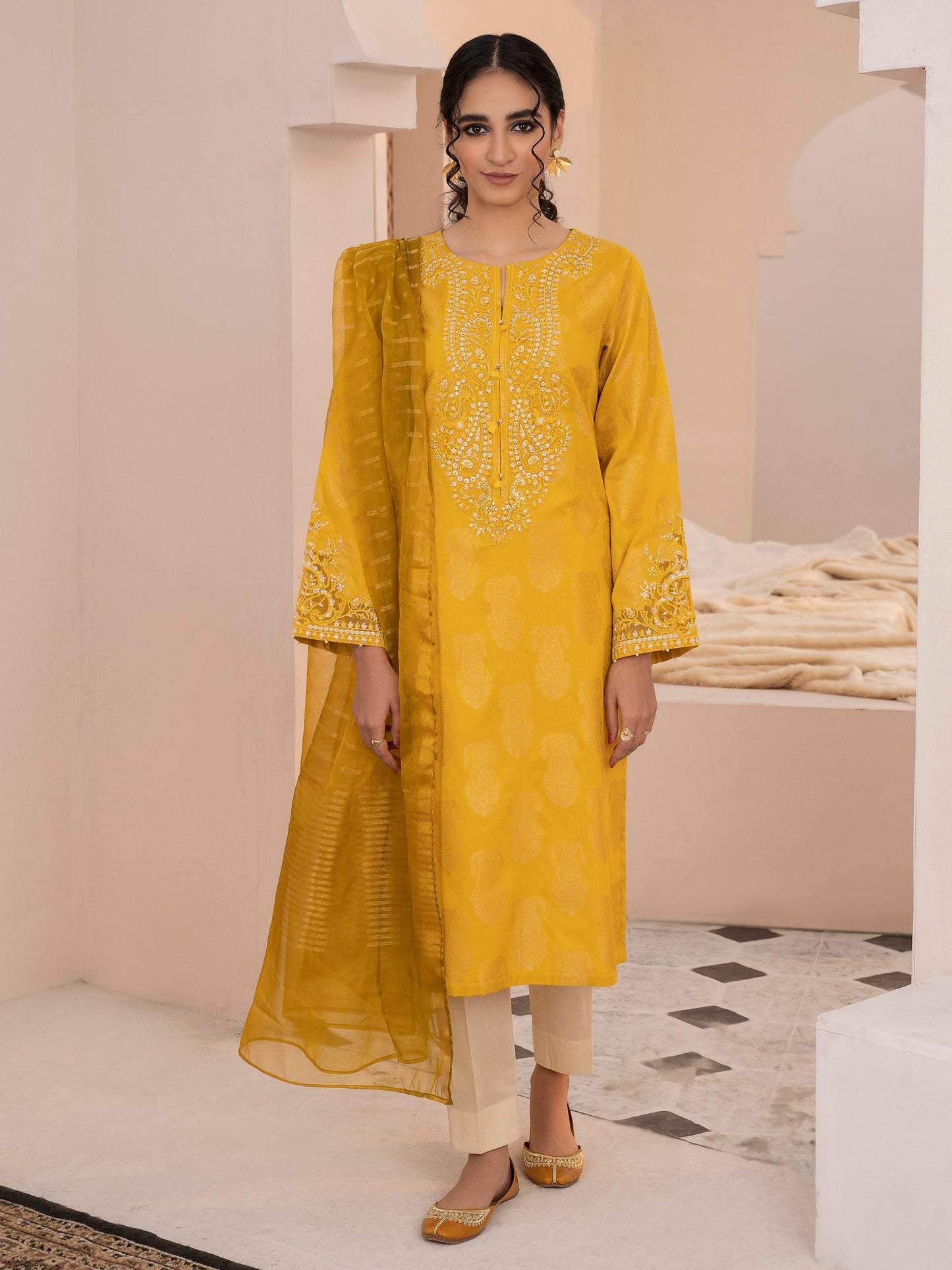 2 Piece Embroidered Jacquard Suit