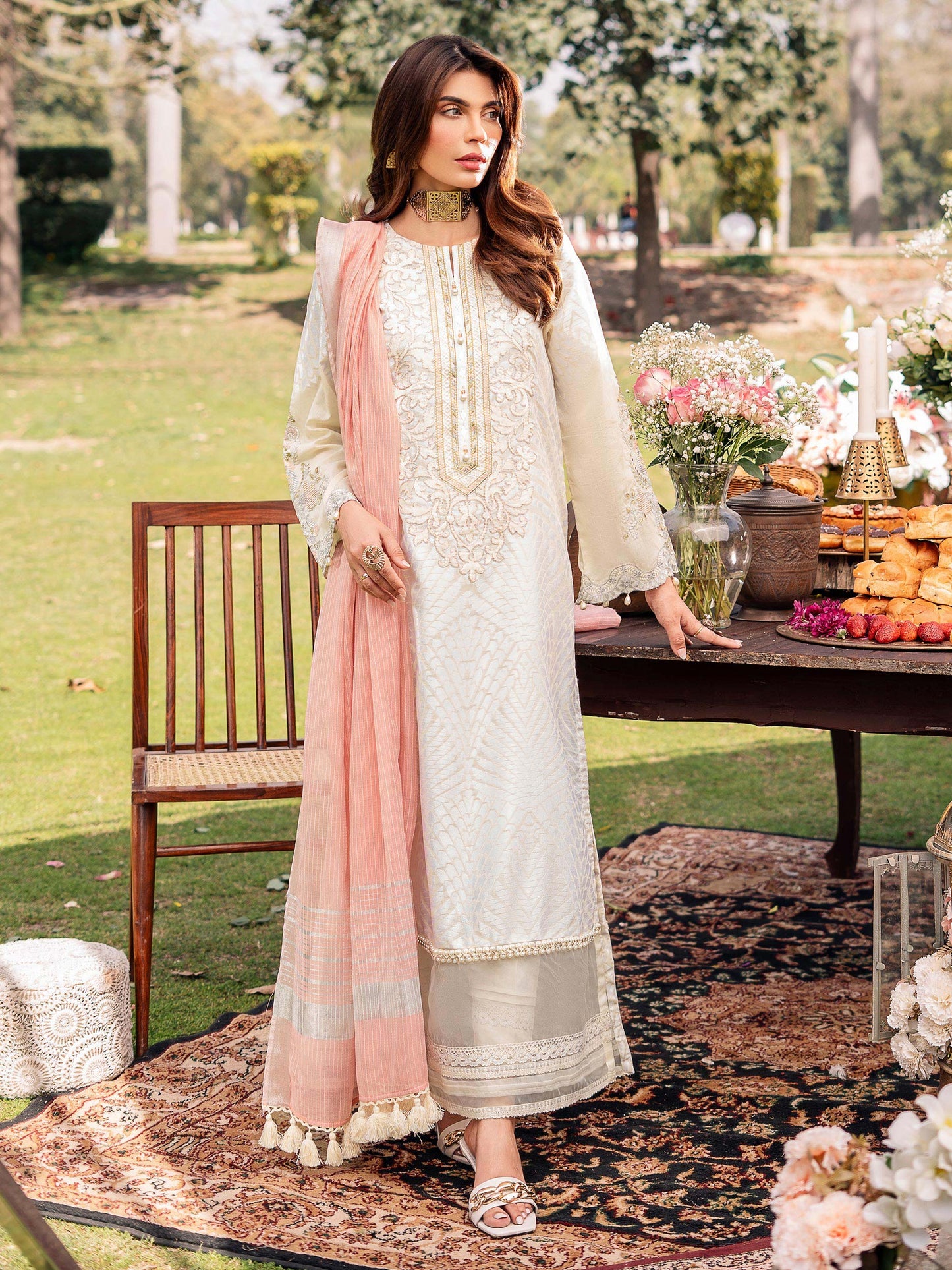 2 Piece Embroidered Jacquard Suit