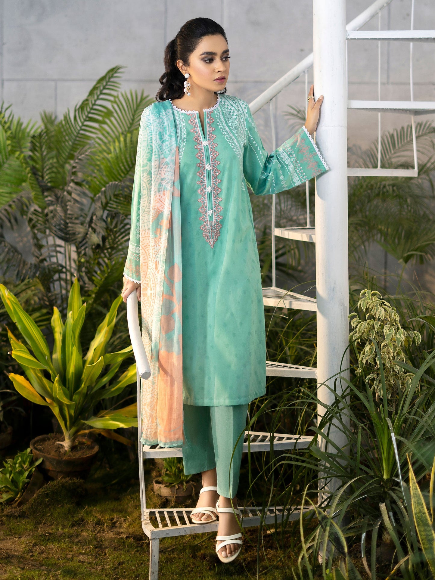 3 Piece Embroidered Lawn Suit