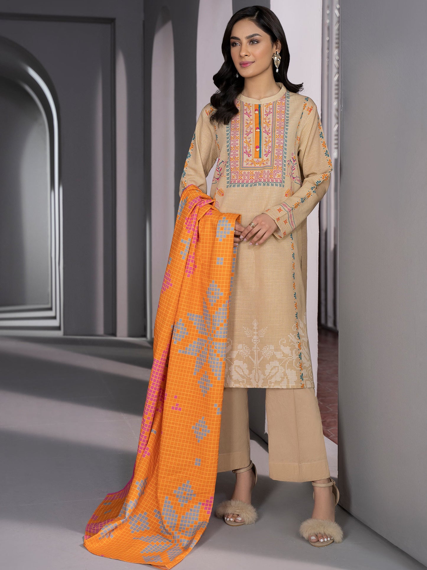 2 Piece Printed Khaddar Suit