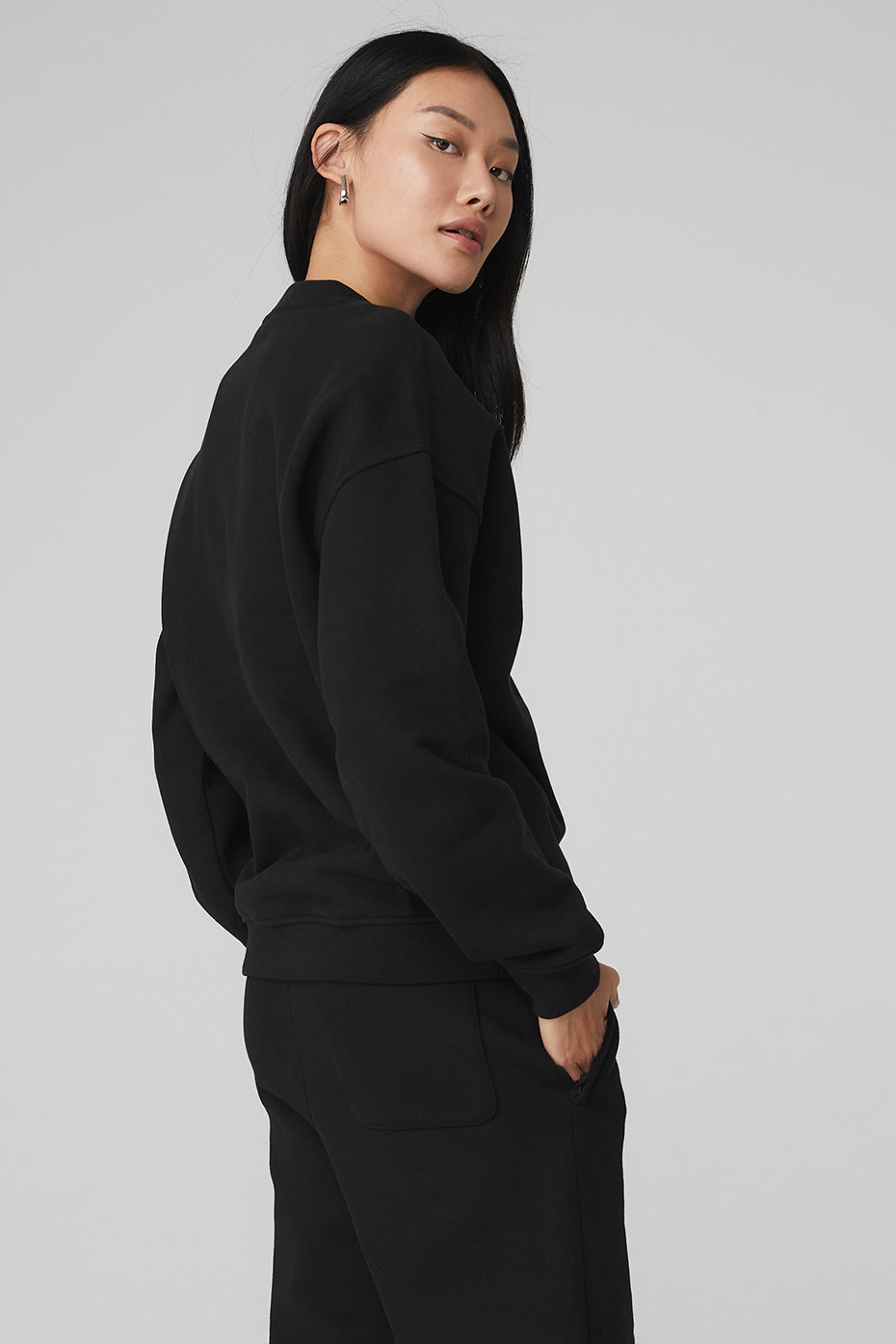 Renown Crew Neck Pullover - Black