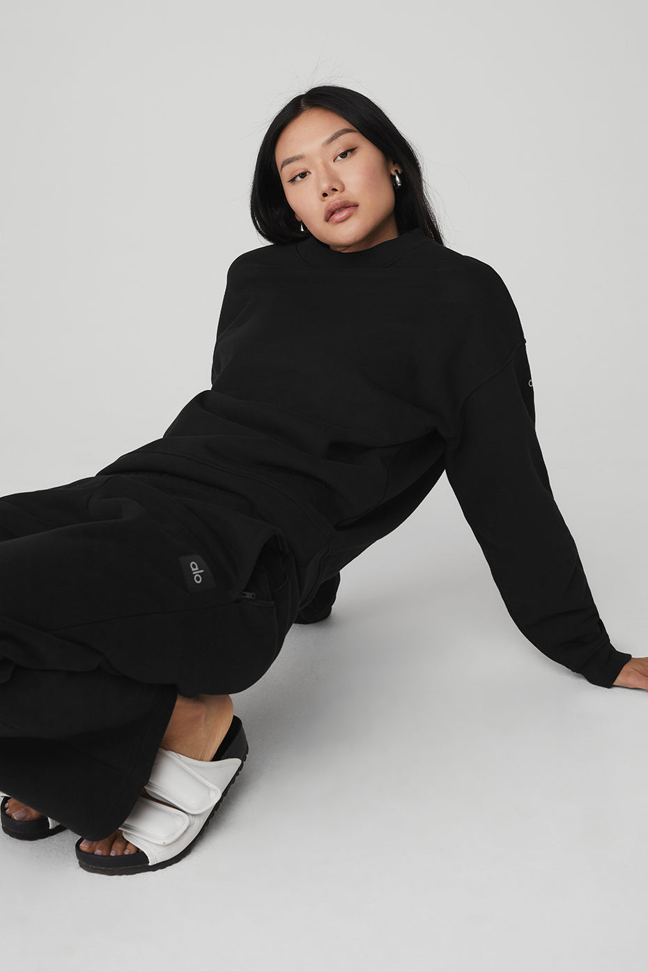 Renown Crew Neck Pullover - Black