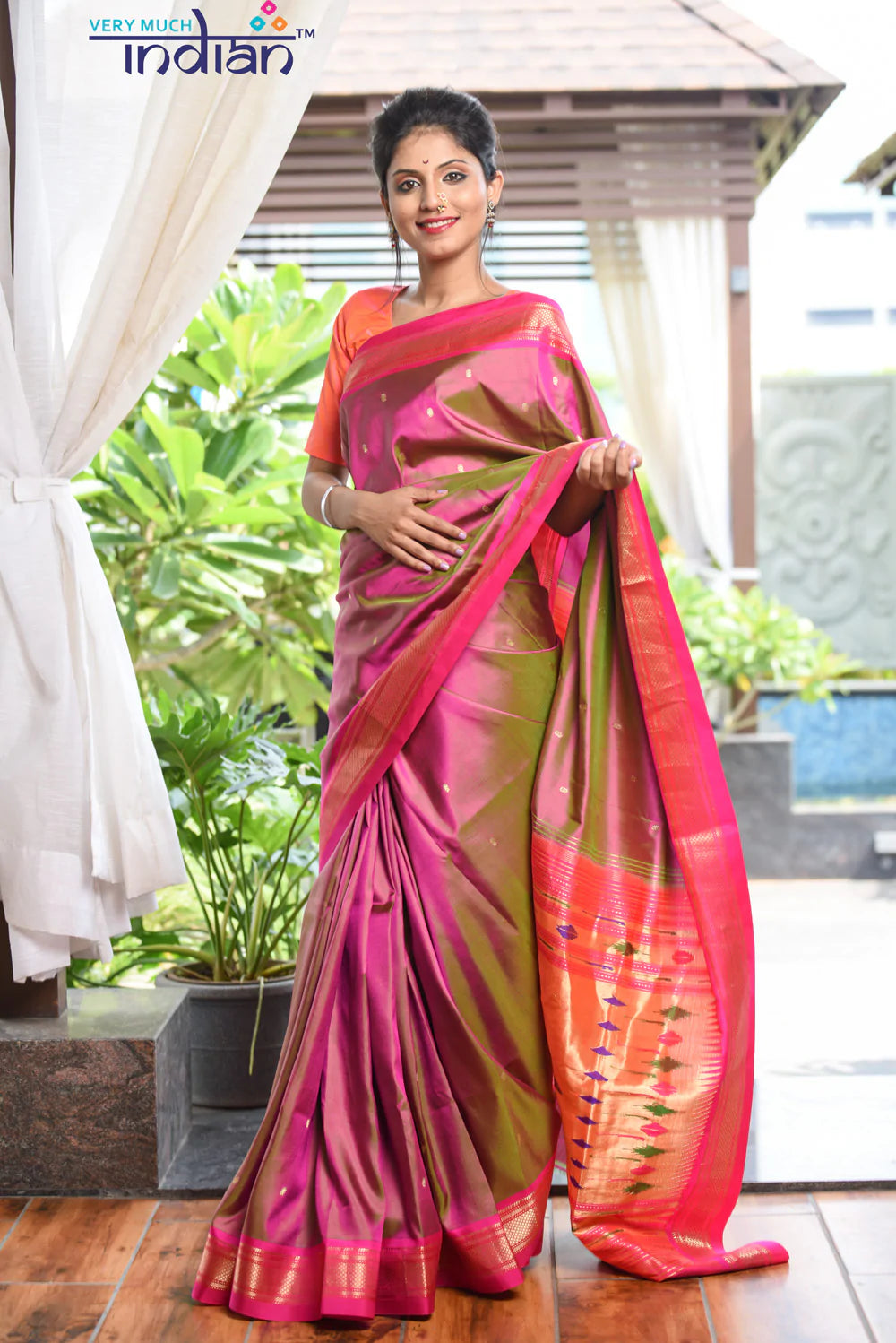 Traditional Authentic Pure Silk Handloom Pink Dual Tone Paithani Weave