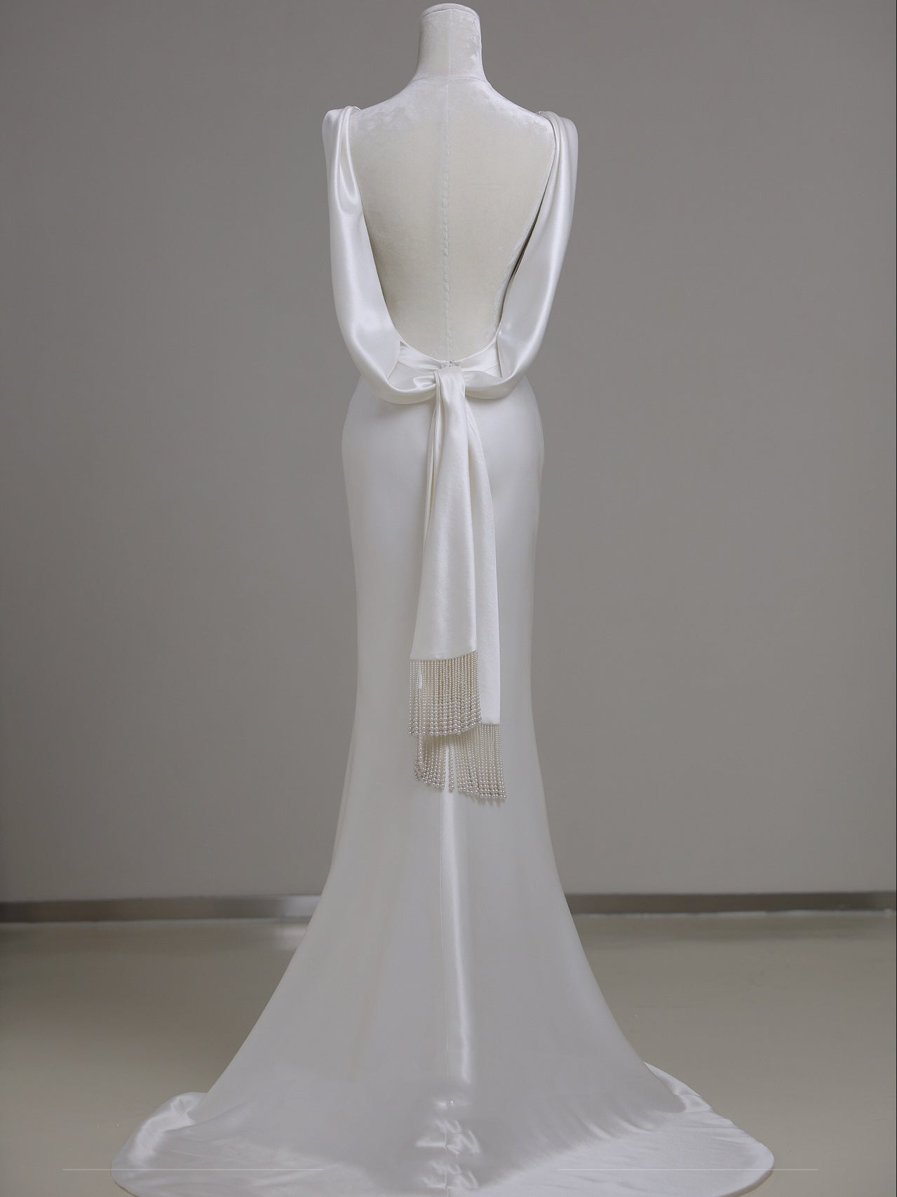 Vintage Sheath Silk Wedding Dress with Long Sleeves