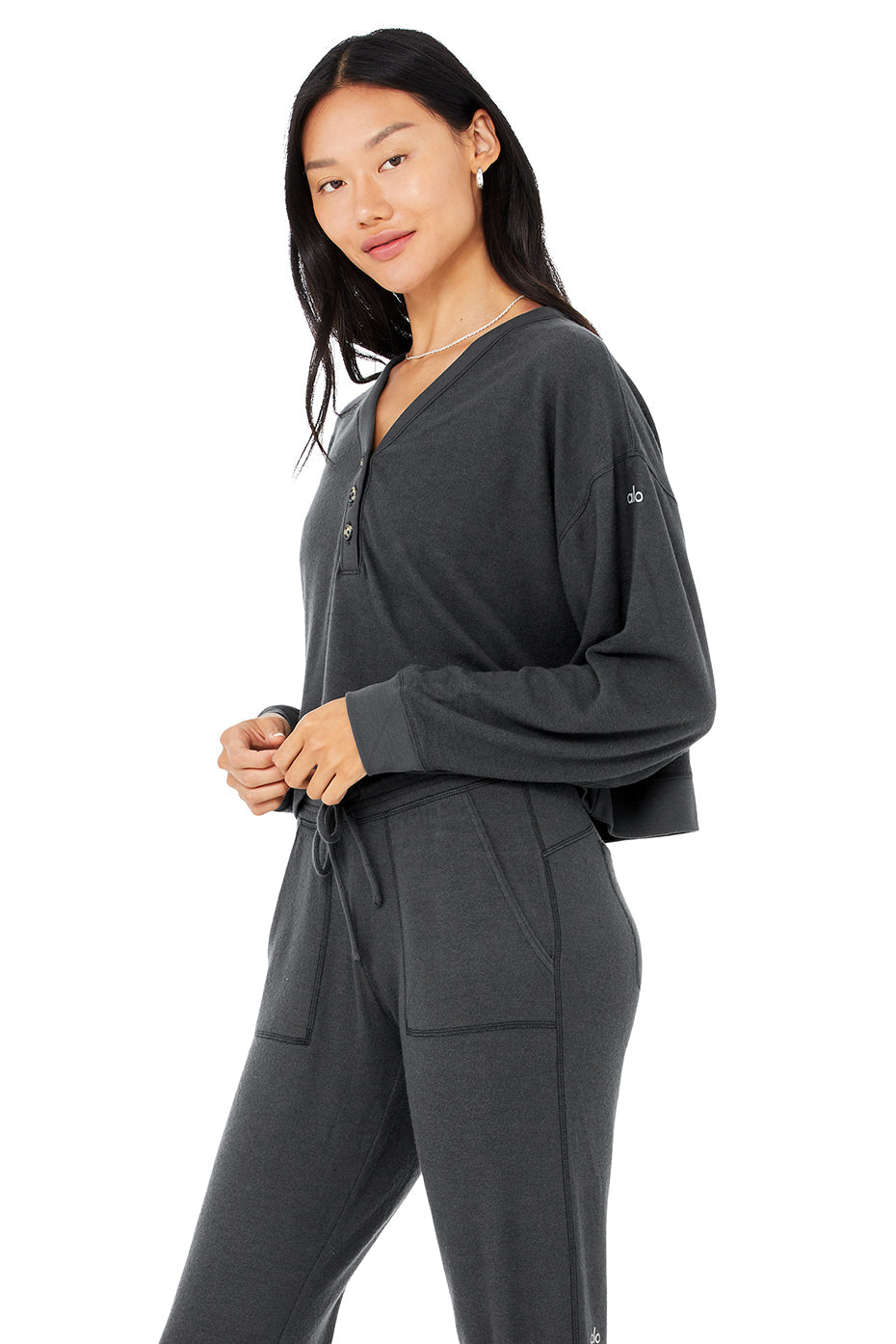 Alolux Soho Cropped Henley - Anthracite