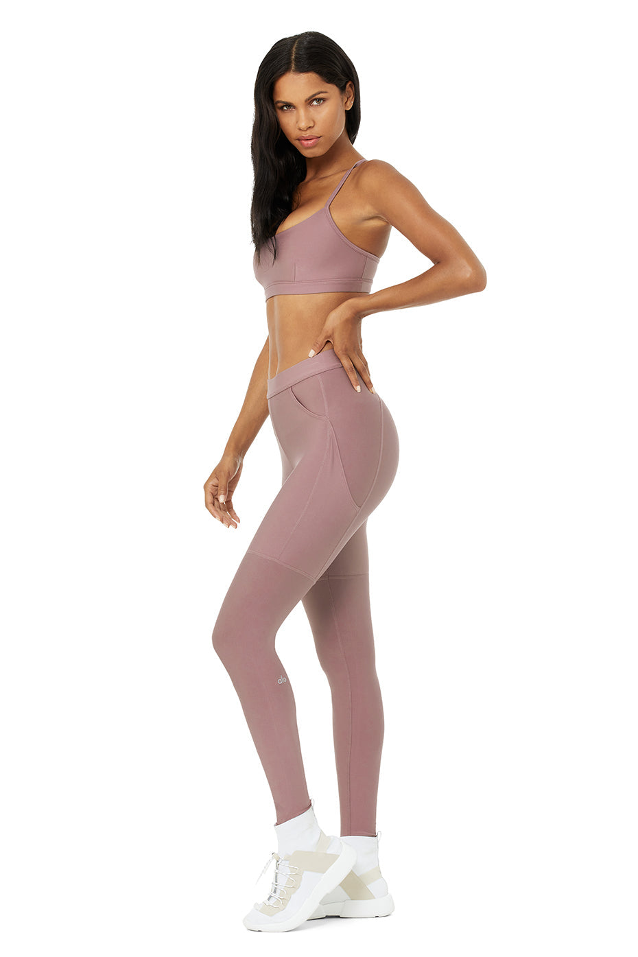 Airlift Intrigue Bra & High-Waist 4 Pocket Utility Legging Set