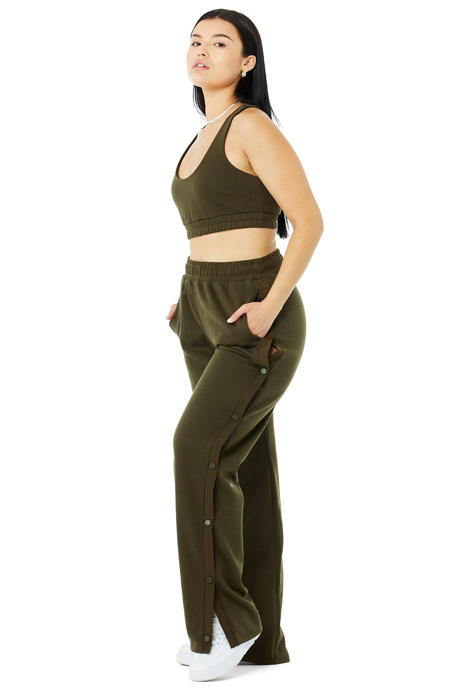 Scoop Neck Sweatshirt Bra & Courtside Tearaway Snap Pant Set