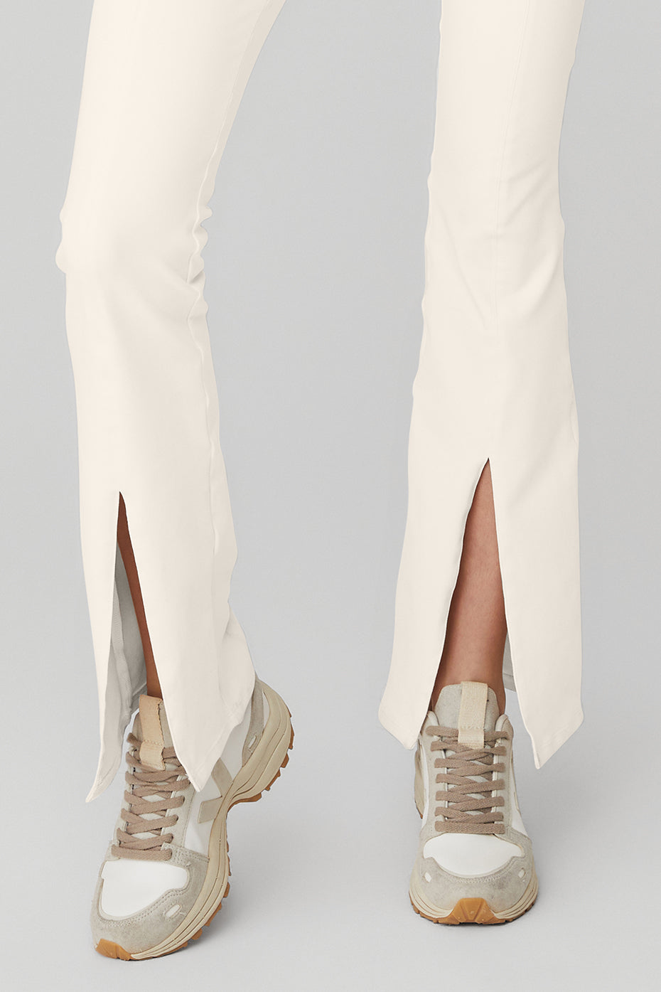 Airbrush High-Waist Flutter Legging - Ivory