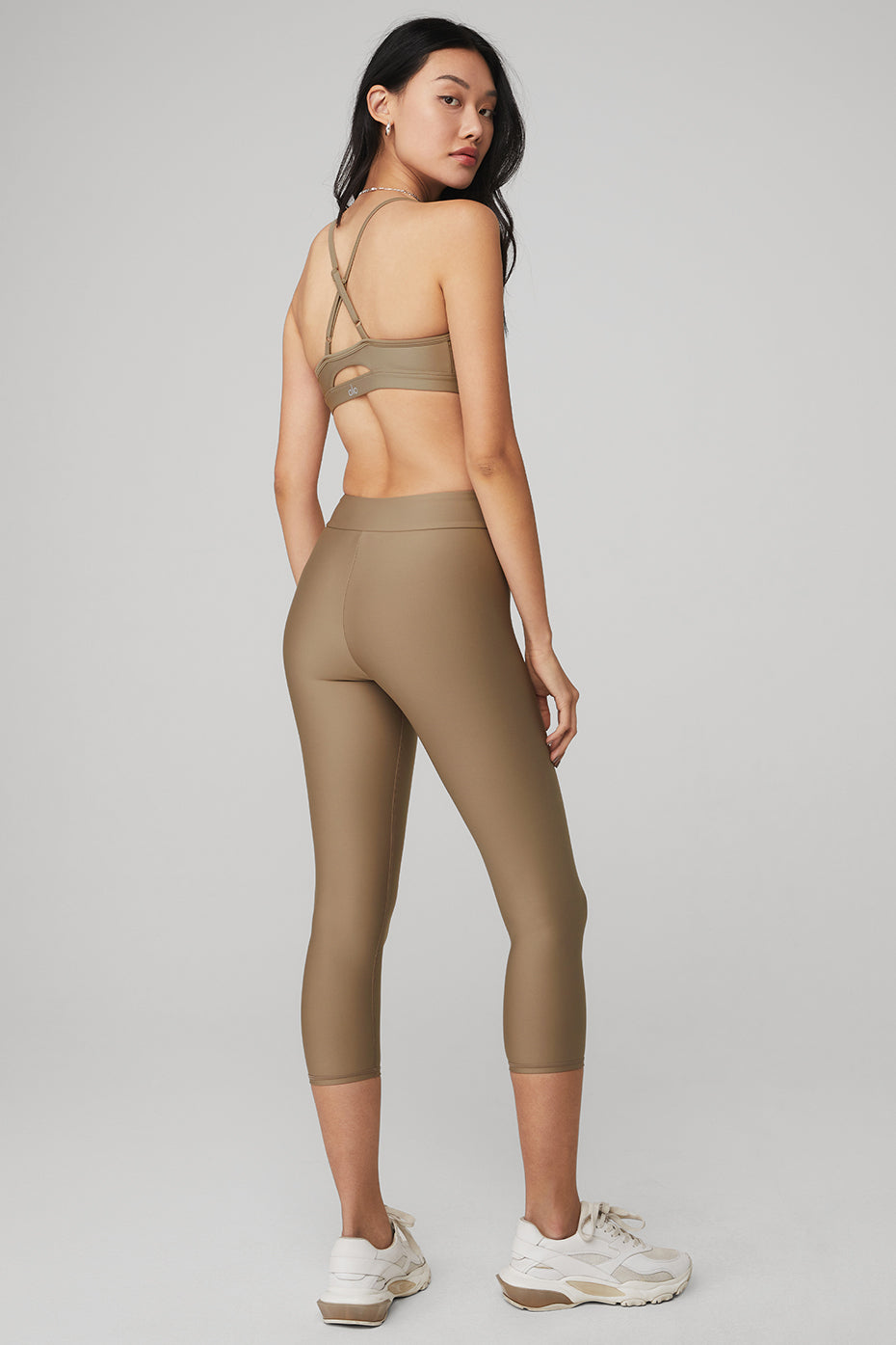 Airlift Intrigue Bra & Airlift High-Waist Conceal-Zip Capri Set - Gravel