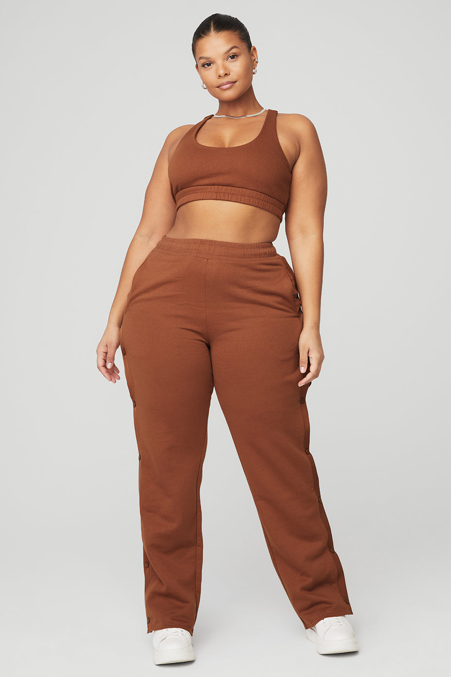 Scoop Neck Sweatshirt Bra & Courtside Tearaway Snap Pant Set