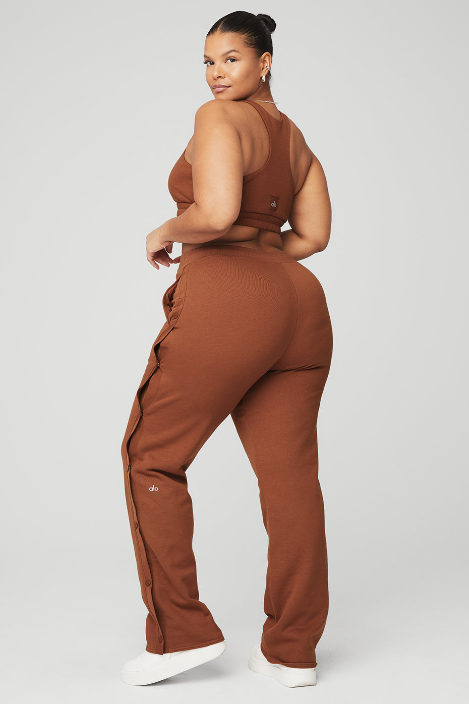 Scoop Neck Sweatshirt Bra & Courtside Tearaway Snap Pant Set - Rust
