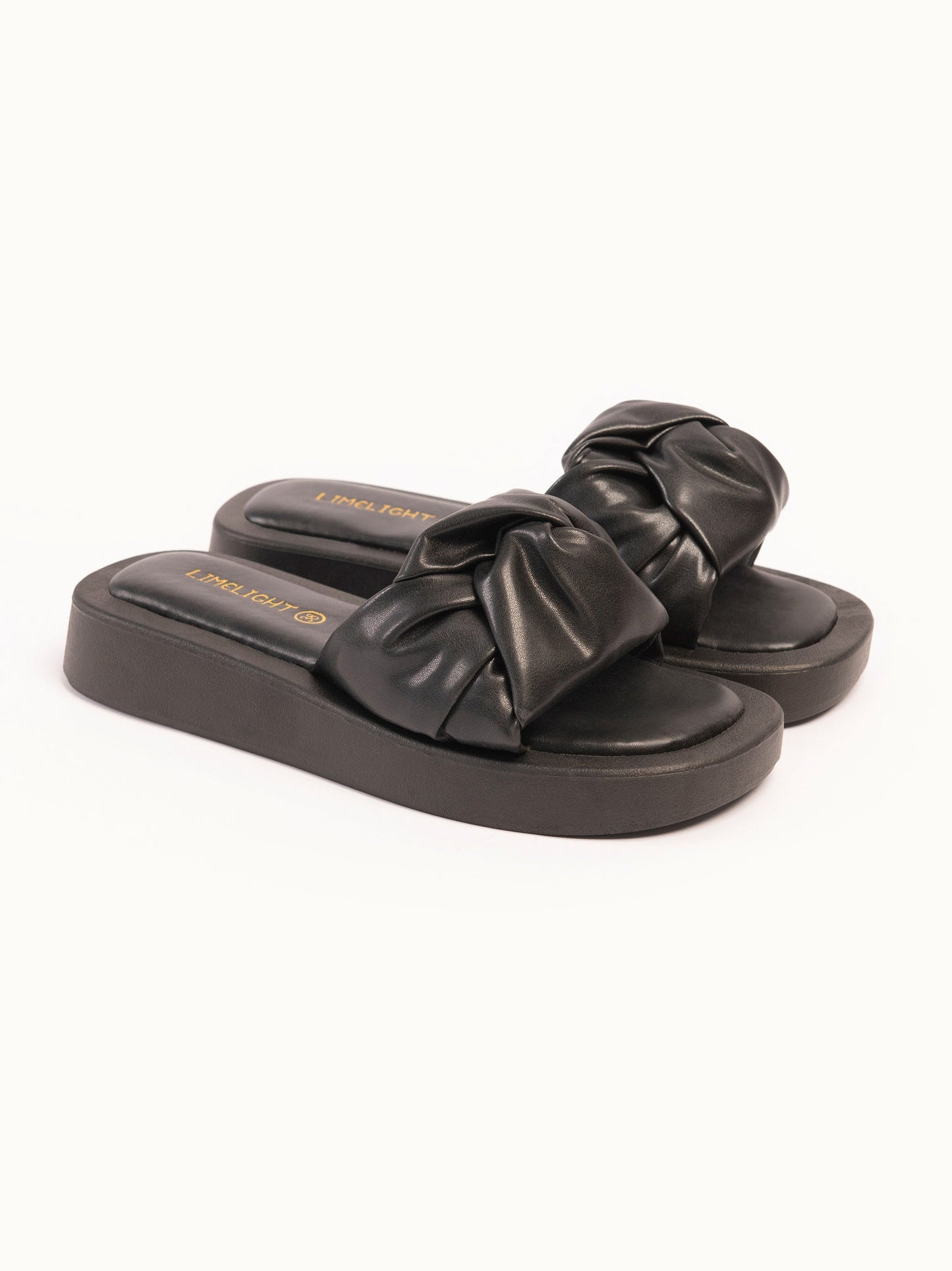 Knotted Flats