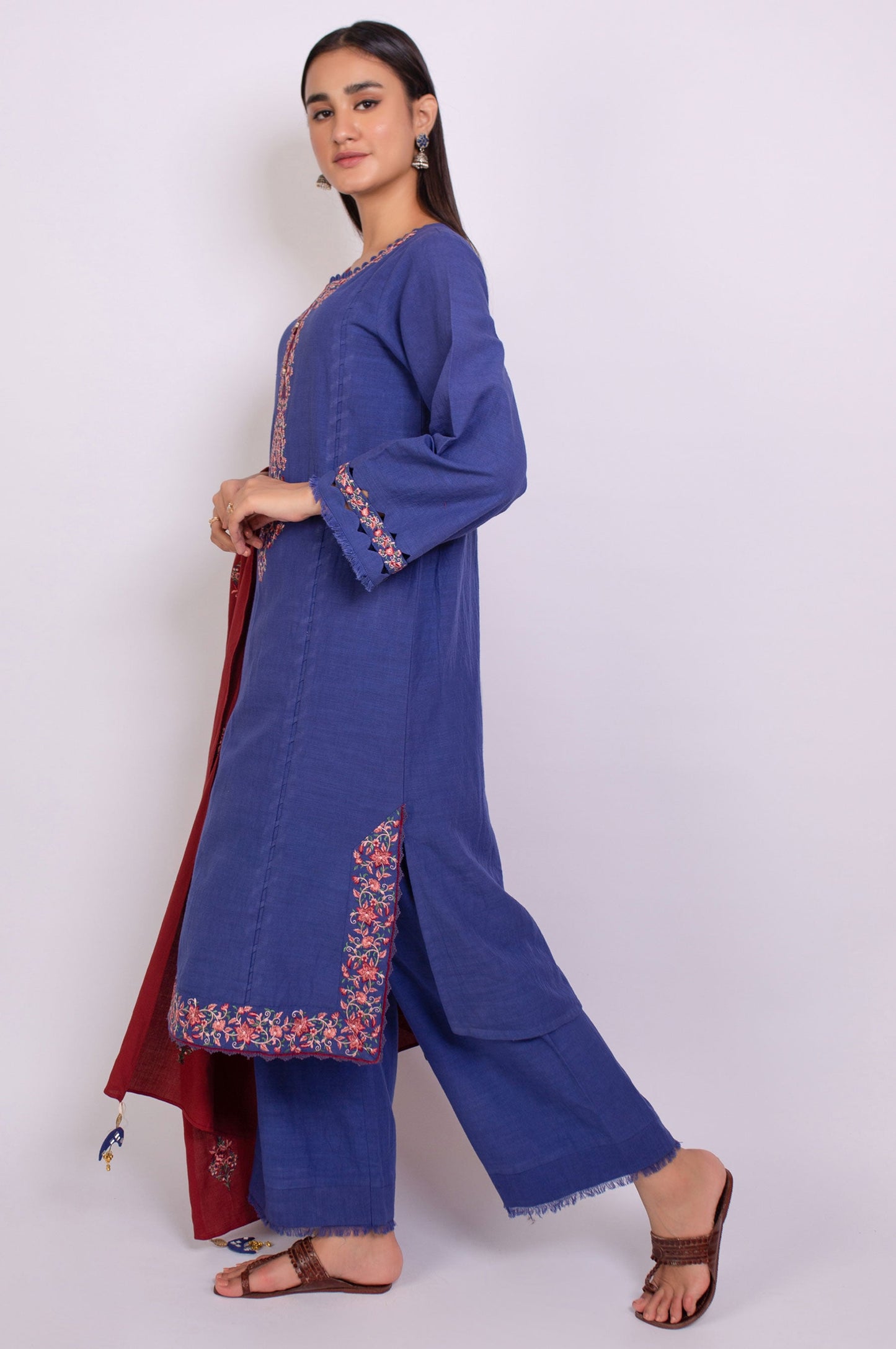 Unstitched 3 Piece Embroidered Khaddar Suit