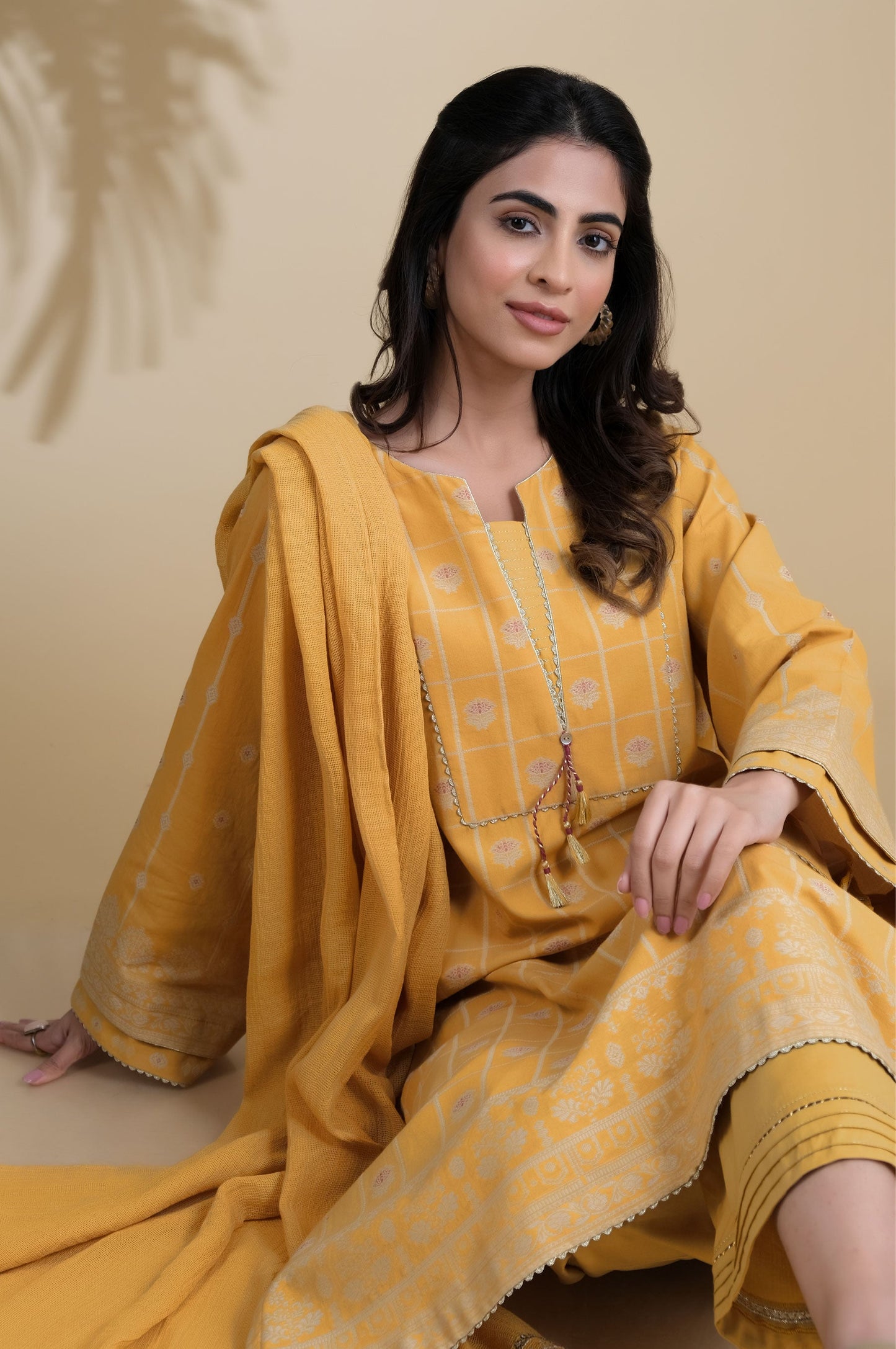 Unstitched 3 Piece Embroidered Jacquard Suit