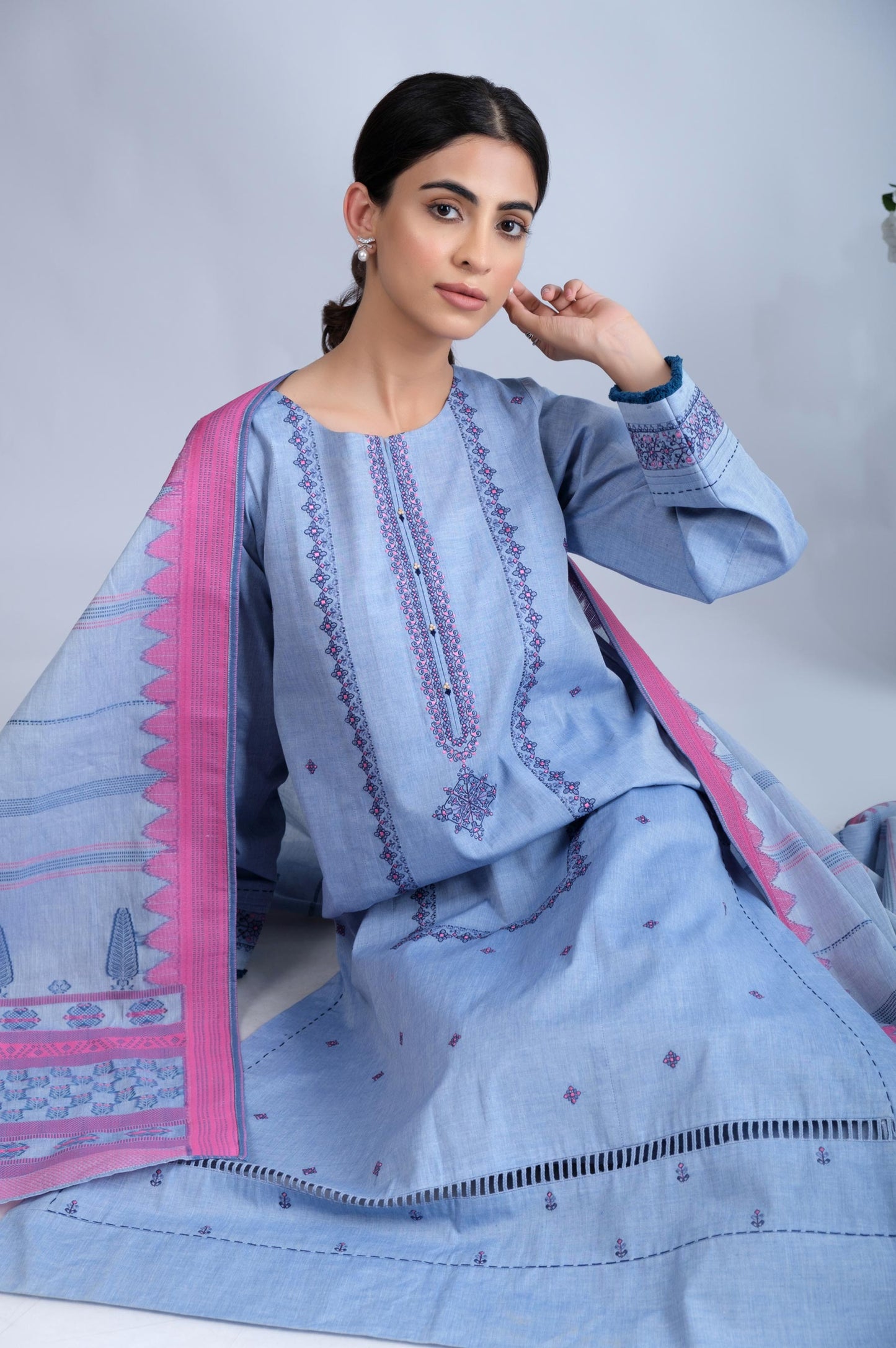 Unstitched 3 Piece Embroidered Yarn Dyed Jacquard Suit