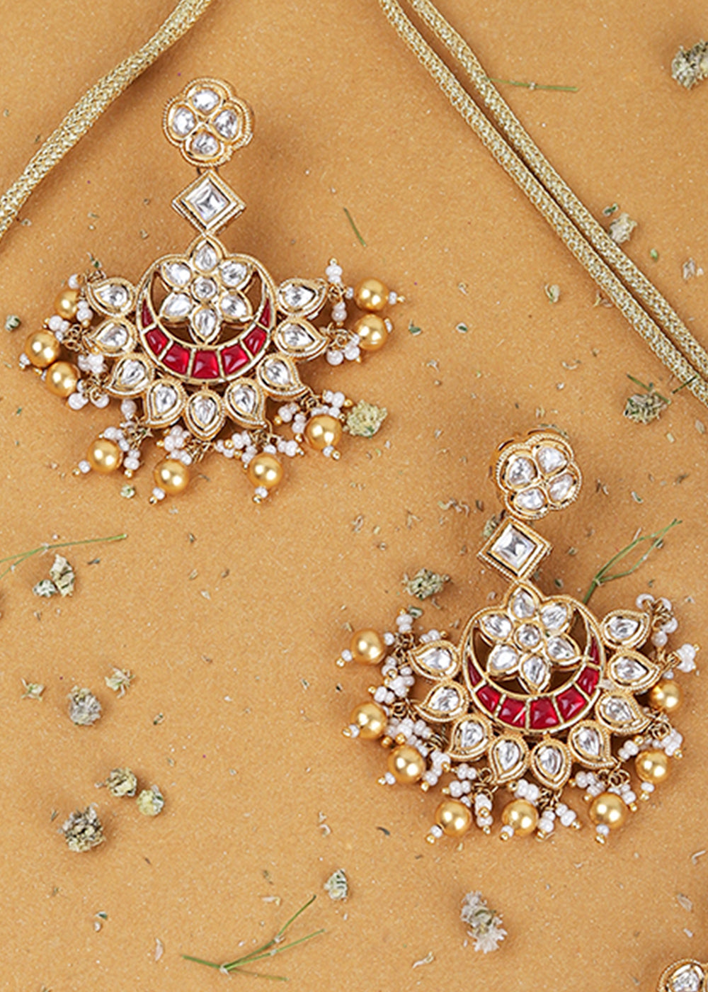 White & Red Kundan Necklace Set Having Stone work