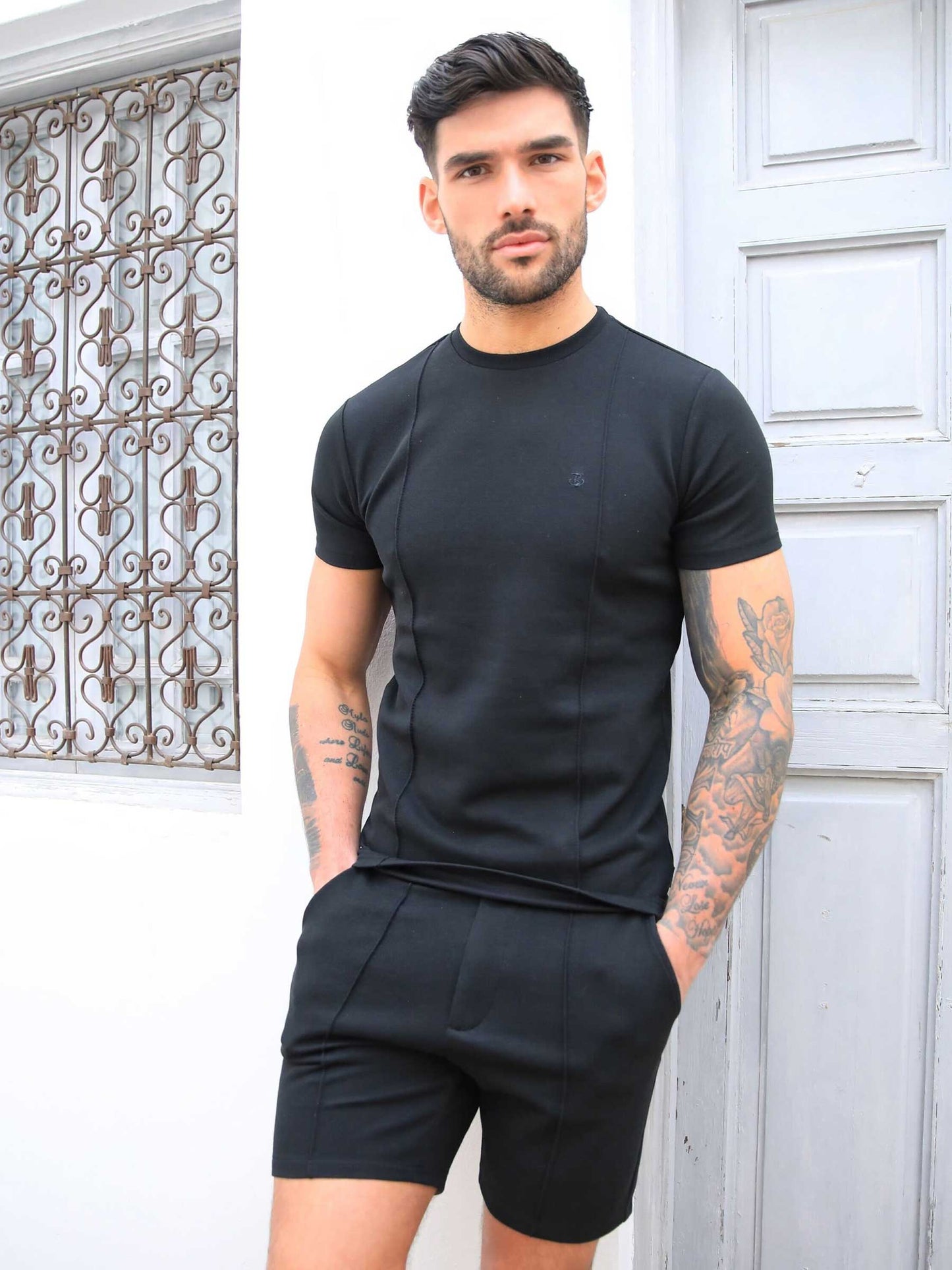 Amezri Seamline T-Shirt - Black