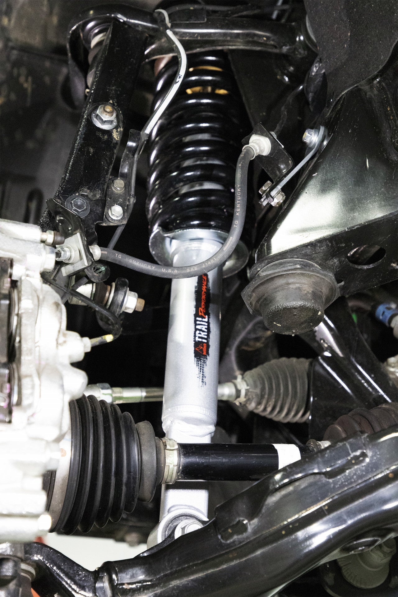 Belltech 16-20 Toyota Tacoma 4WD Trail Performance Lifting Strut 4-6IN - Front (bel28015)