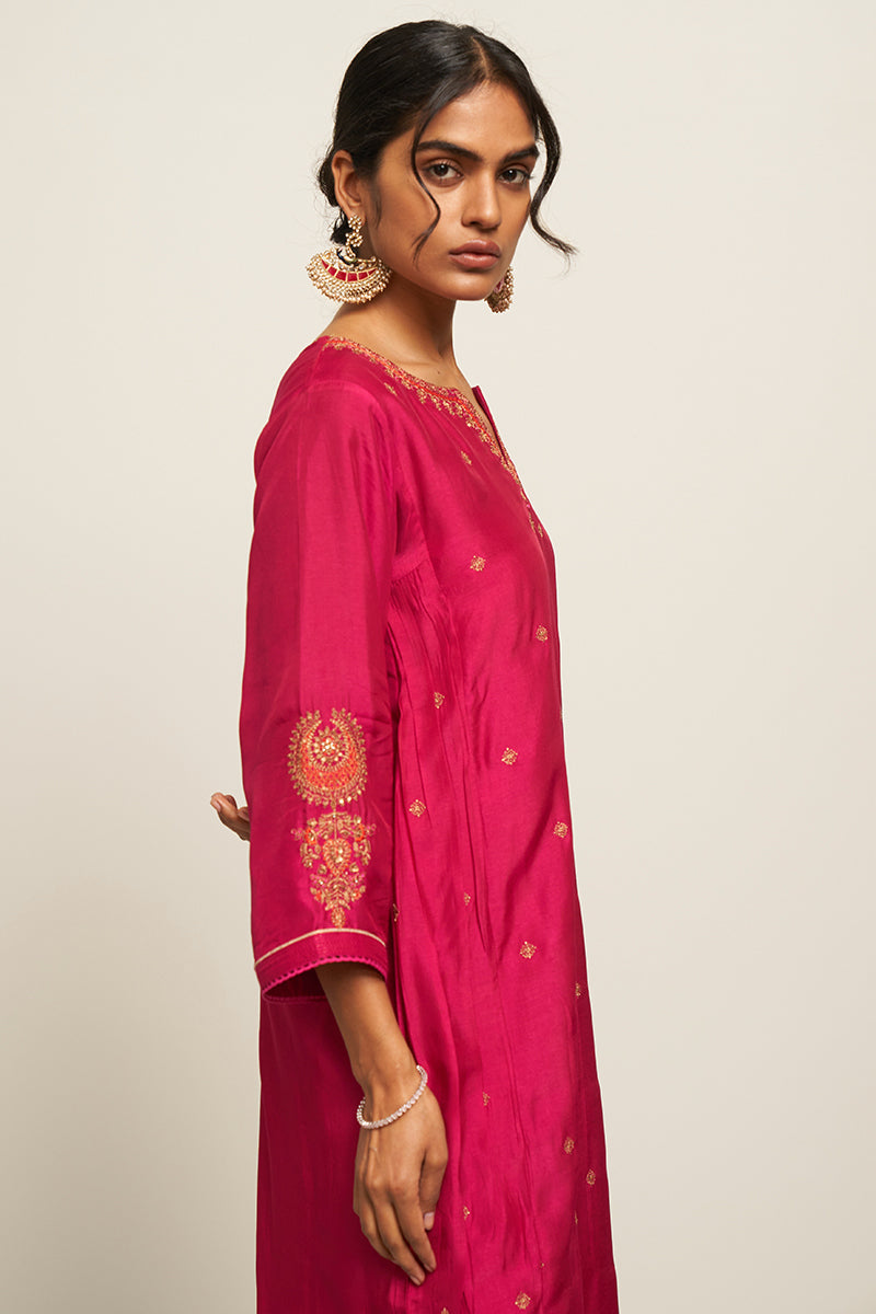 Rani Pink Raw Silk Kurta With Golden Thread Embroidery With Organza Embroidered Dupatta