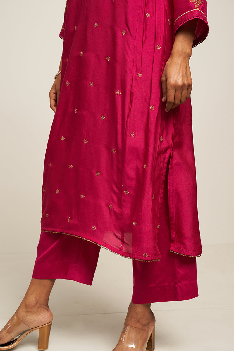 Rani Pink Raw Silk Kurta With Golden Thread Embroidery With Organza Embroidered Dupatta