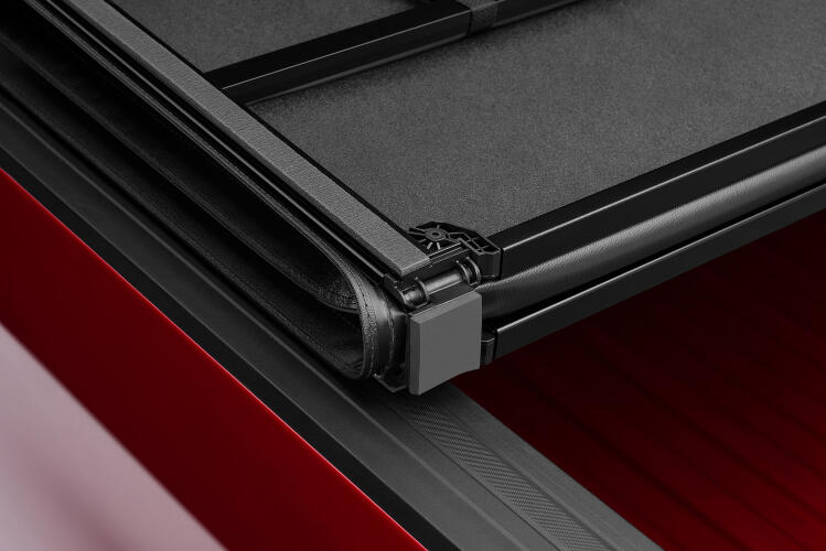Lund 2016+ Toyota Tacoma (5ft. Bed) Hard Fold Tonneau Cover - Black (lnd969186)