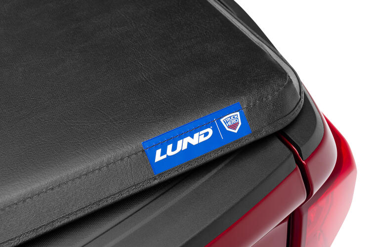 Lund 2016+ Toyota Tacoma (5ft. Bed) Hard Fold Tonneau Cover - Black (lnd969186)